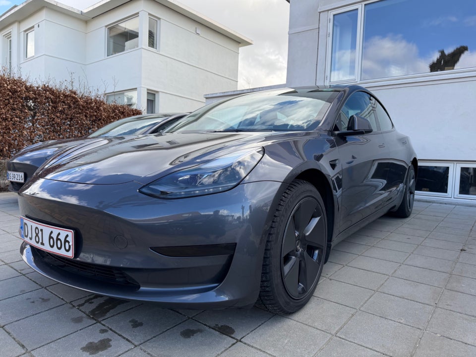 Tesla Model 3 Standard Range+ RWD 4d