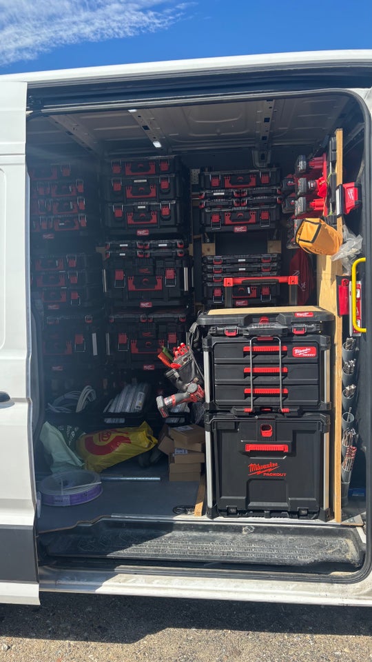 VW Crafter 2,0 TDi 163 Kassevogn L