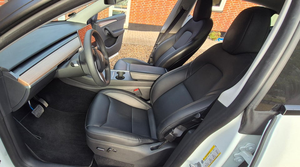 Tesla Model Y Long Range AWD 5d