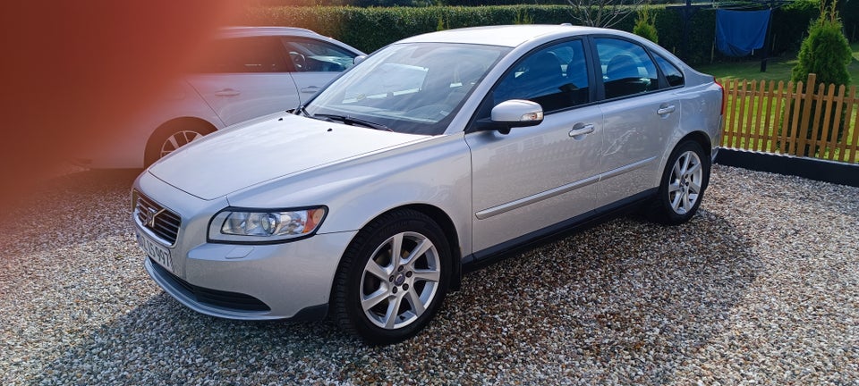 Volvo S40 1,8 Momentum 4d