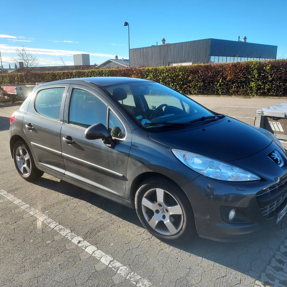 Peugeot 207 1,6 HDi 92 Active 5d