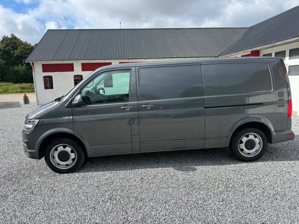 VW Transporter 2,0 TDi 204 Kassevogn DSG lang