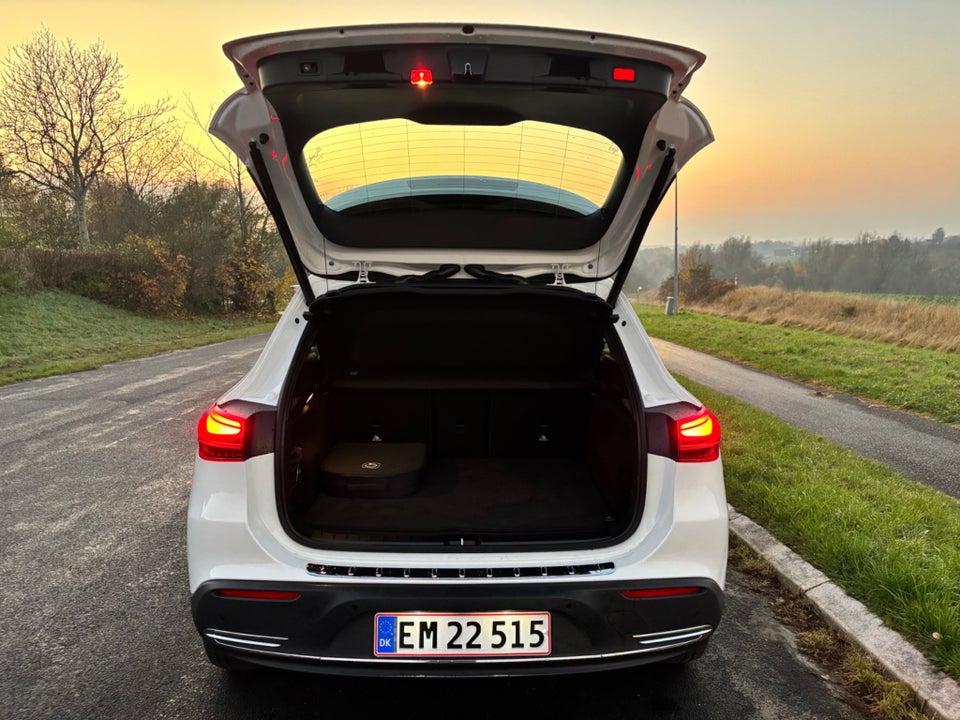 Mercedes EQA300 Progressive 4Matic 5d