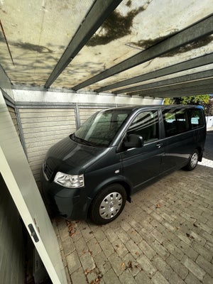 VW Multivan 2,5 TDi 130 Basis 5d