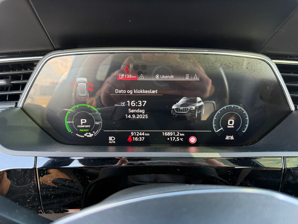 Audi e-tron 55 S-line quattro 5d