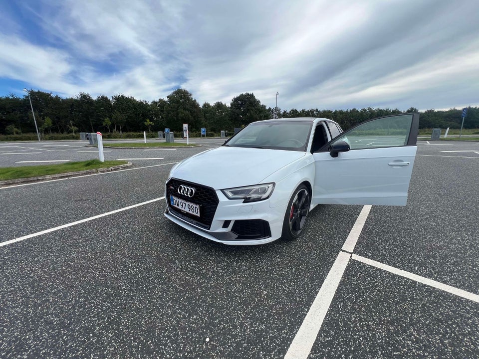 Audi RS3 2,5 TFSi Sportback quattro S-tr. 5d