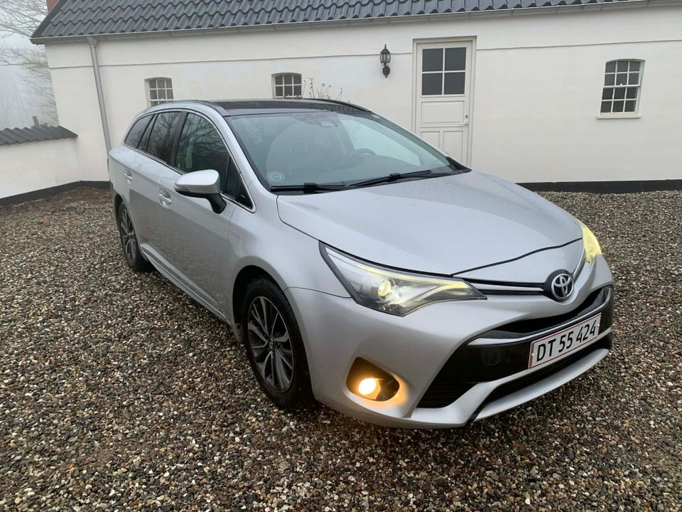 Toyota Avensis 1,6 D-4D T2 Touring Sports 5d