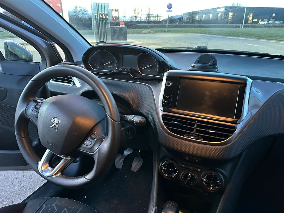 Peugeot 2008 1,2 VTi 82 Active 5d
