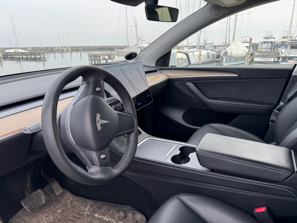 Tesla Model Y Long Range AWD 5d