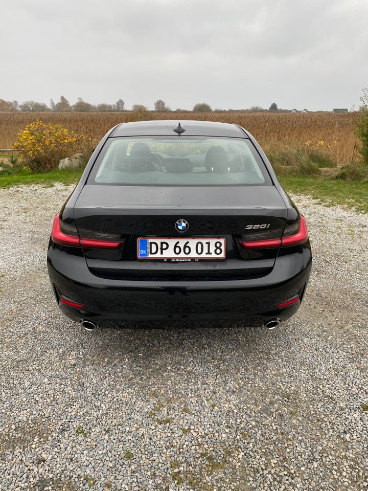 BMW 320i 2,0 Connected aut. 4d