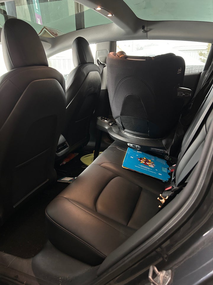 Tesla Model 3 Standard Range+ RWD 4d