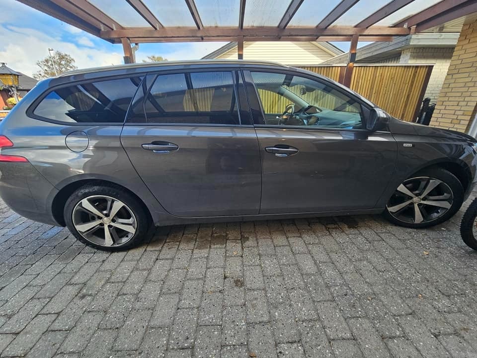 Peugeot 308 1,6 BlueHDi 120 Allure SW 5d