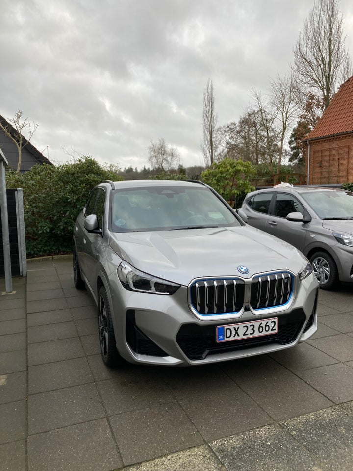 BMW iX1 xDrive30 Fully Charged M-Sport 5d