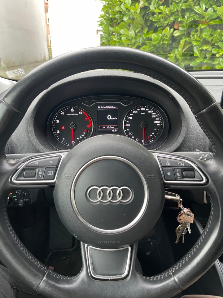 Audi A3 1,4 TFSi 122 Attraction Sportback 5d