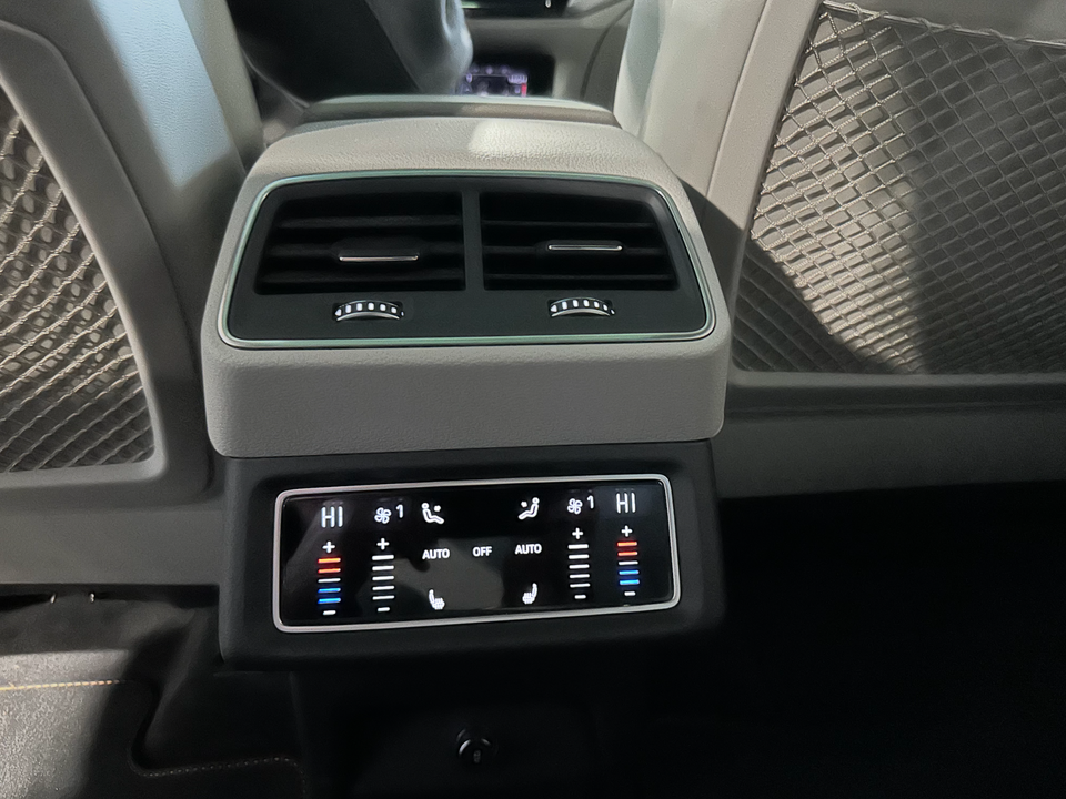 Audi e-tron 55 S-line quattro 5d