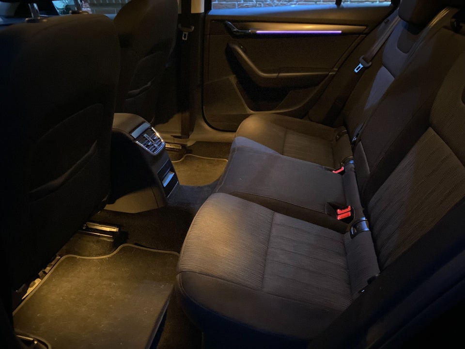 Skoda Octavia 2,0 TDi 150 Business Line+ Dynamic Combi DSG 5d