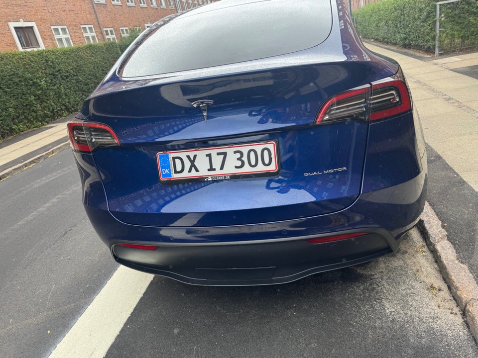 Tesla Model Y Long Range AWD 5d