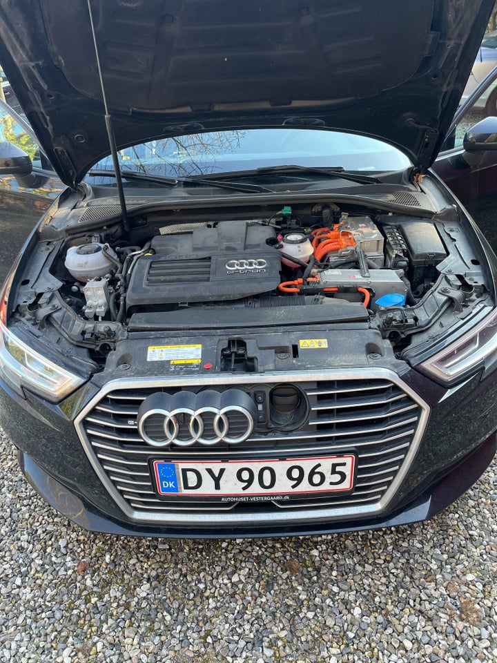 Audi A3 1,4 e-tron S-line Sportback S-tr. 5d