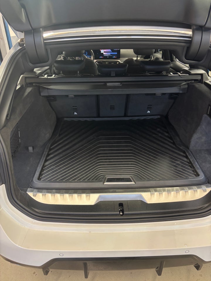 BMW 330e 2,0 Touring M-Sport aut. 5d