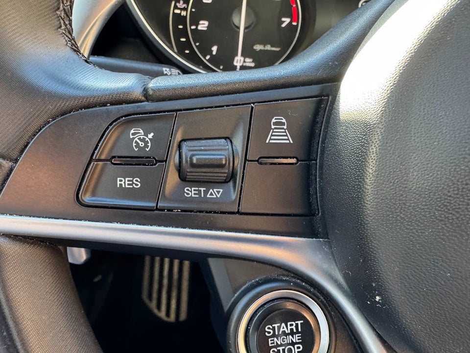 Alfa Romeo Giulia 2,0 T 200 aut. 4d