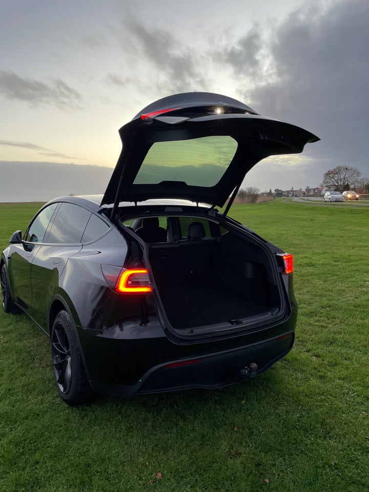 Tesla Model Y Long Range AWD 5d