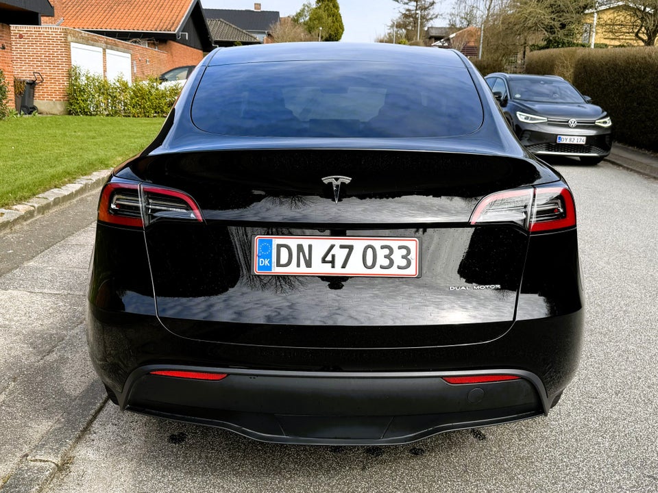Tesla Model Y Long Range AWD 5d