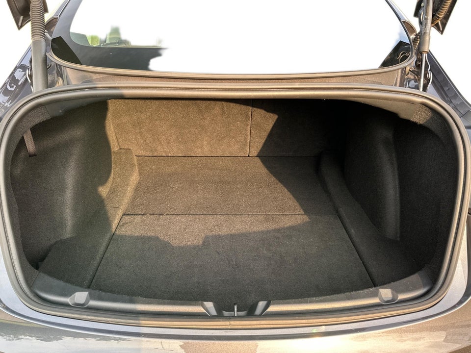 Tesla Model 3 Long Range AWD 4d