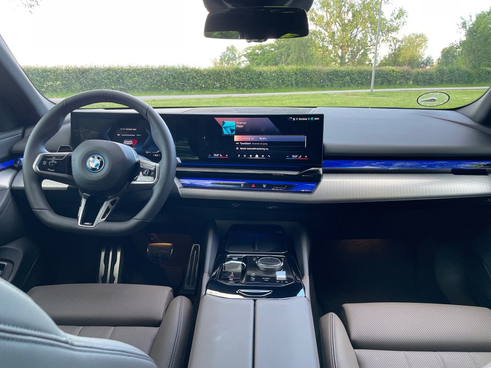 BMW i5 eDrive40 M-Sport 4d