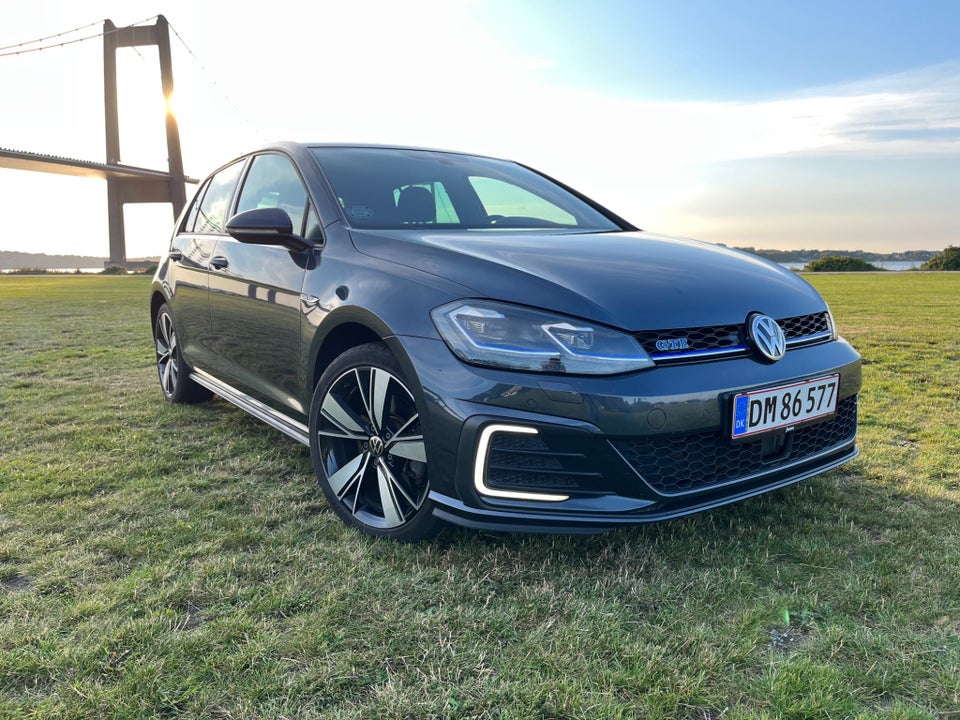 VW Golf VII 1,4 GTE DSG 5d