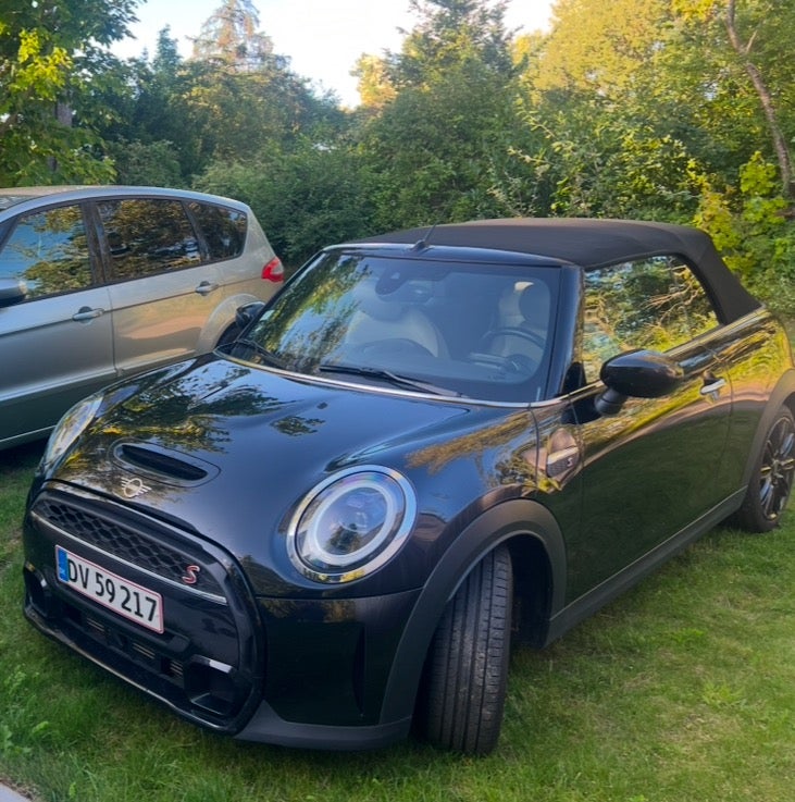 MINI Cooper S 2,0 Essential Cabriolet aut. 2d