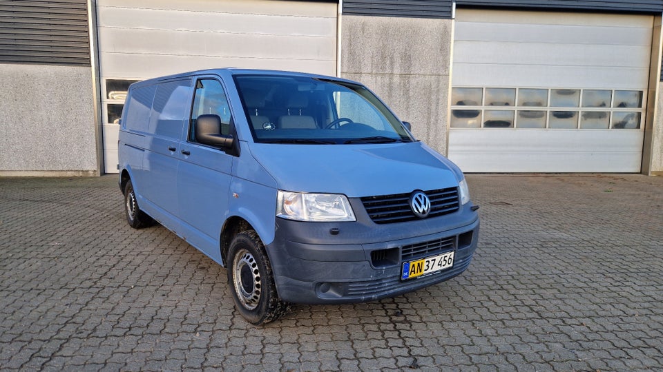 VW Transporter 2,5 TDi 130 Kassevogn lang 5d