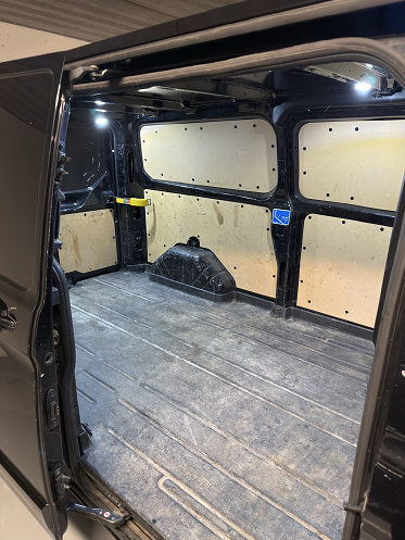 Ford Transit Custom 300L 2,0 TDCi 170 Limited aut.