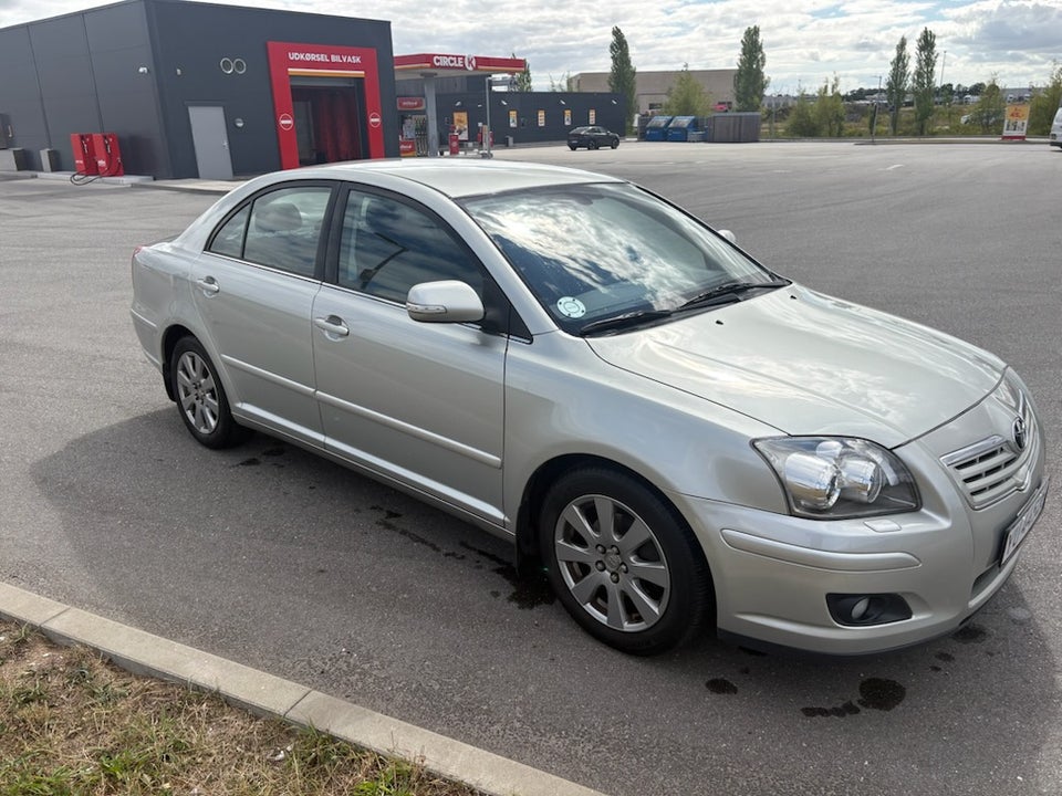 Toyota Avensis 1,8 VVT-i Sol aut. 4d