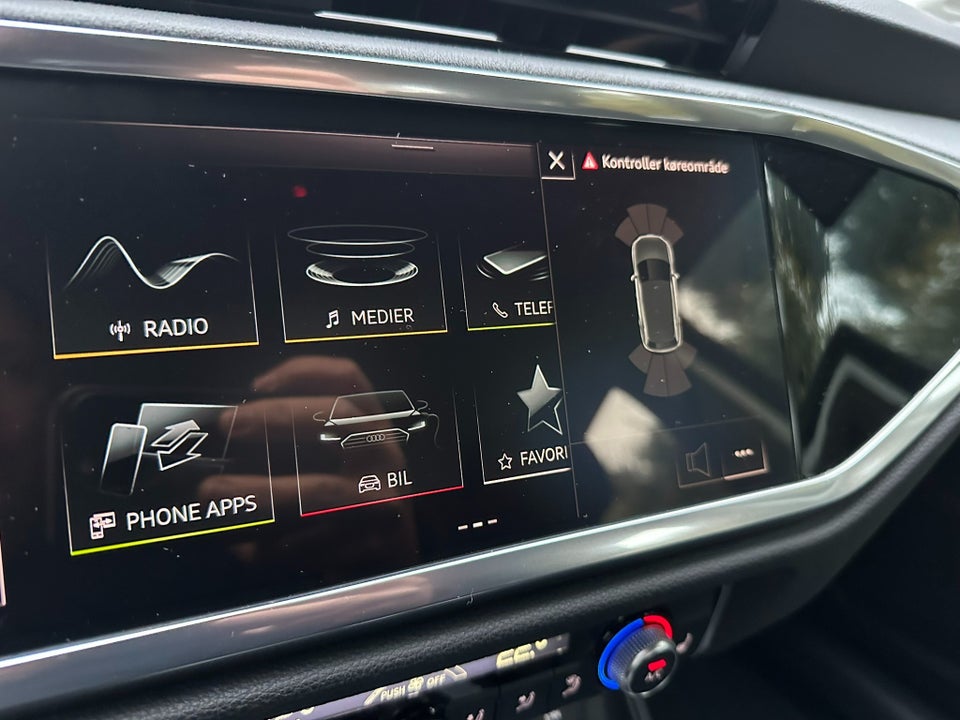 Audi Q3 45 TFSi e Attitude plus S-tr. 5d