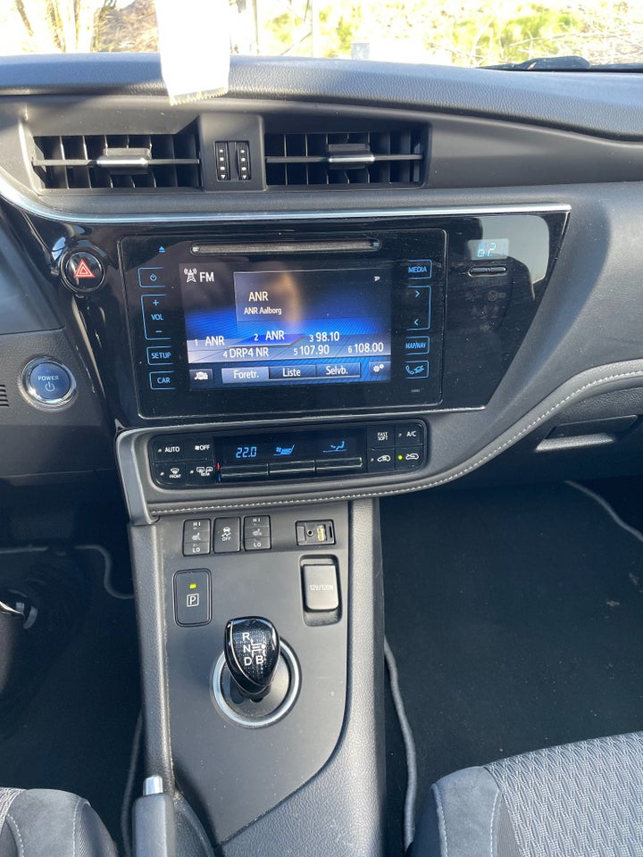 Toyota Auris 1,8 Hybrid H4 Touring Sports CVT 5d