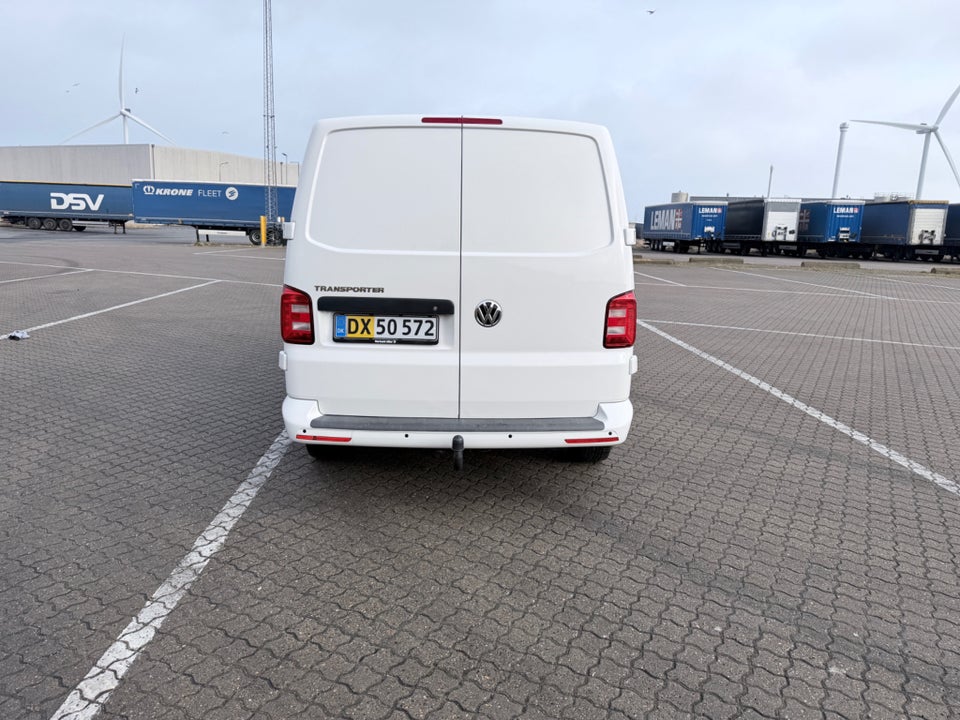 VW Transporter 2,0 TDi 114 Kassevogn lang BMT