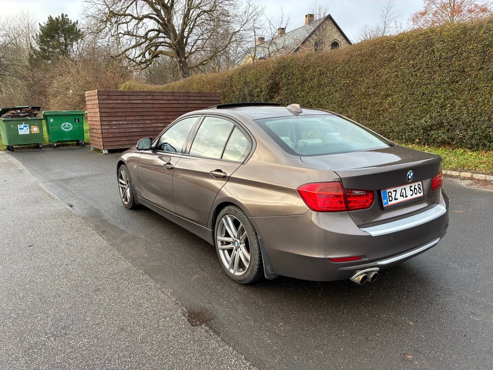 BMW 320i 2,0 Modern Line aut. 4d
