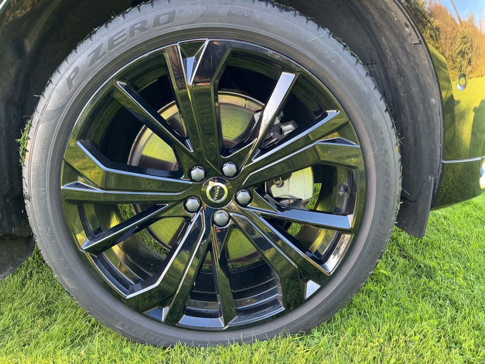 Volvo XC60 2,0 T6 ReCharge Black Edition aut. AWD 5d