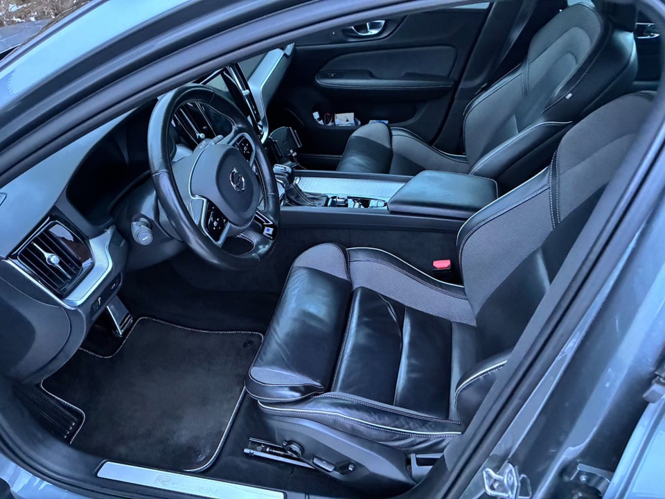 Volvo V60 2,0 T4 190 R-Design aut. 5d