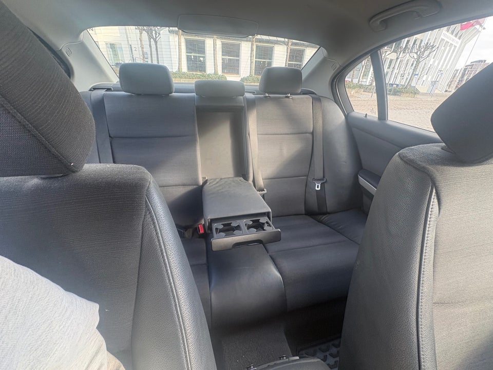 BMW 320i 2,0 aut. 4d