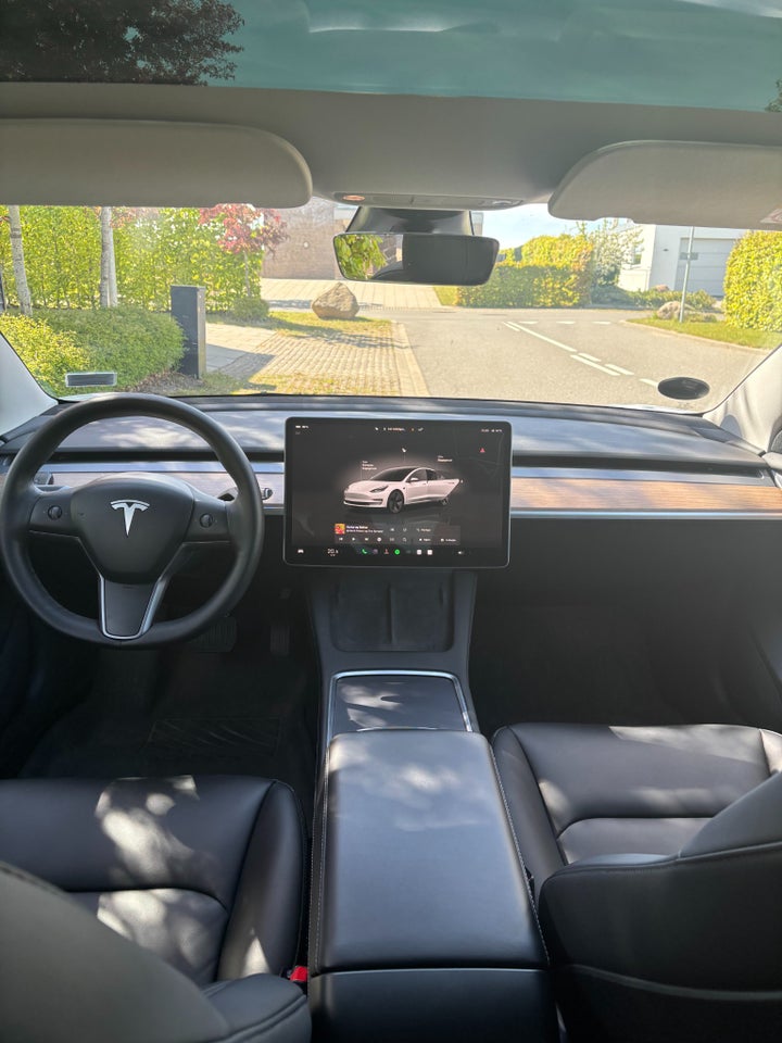 Tesla Model 3 Long Range AWD 4d