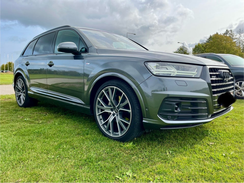 Audi Q7 3,0 TDi 272 S-line quattro Tiptr. 5d