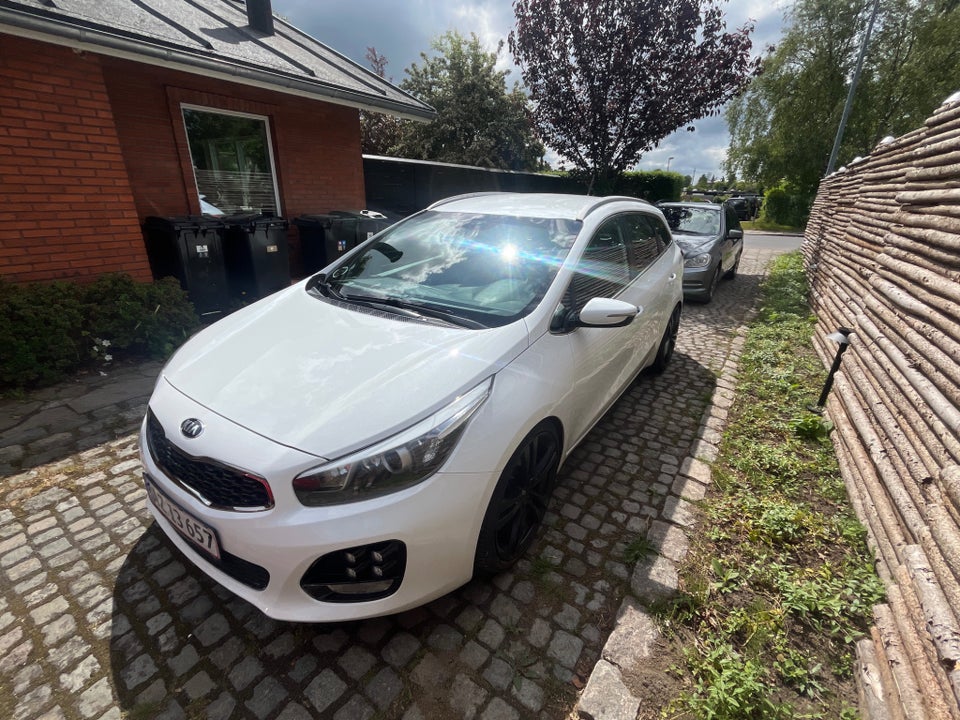 Kia Ceed 1,6 CRDi 136 GT-Line DCT 5d