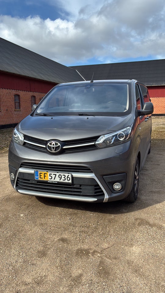 Toyota ProAce 2,0 D 180 Medium Comfort One aut. 5d