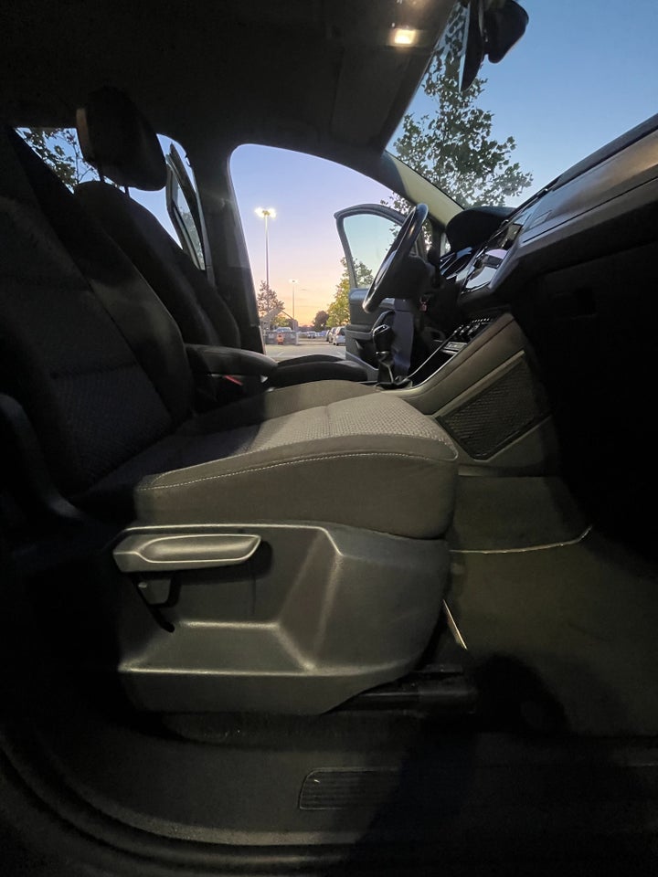 VW Touran 1,4 TSi 150 Comfortline 7prs 5d