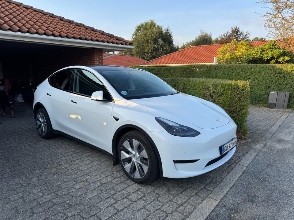 Tesla Model Y Long Range AWD 5d