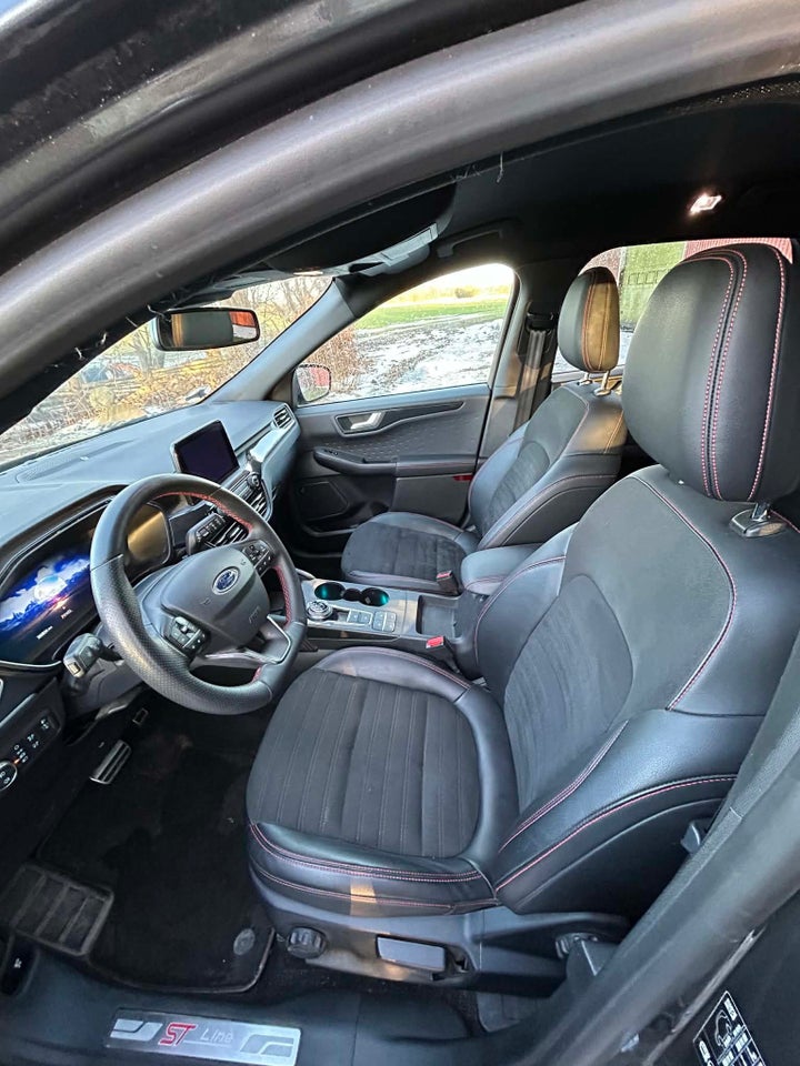 Ford Kuga 2,5 PHEV ST-Line X CVT 5d