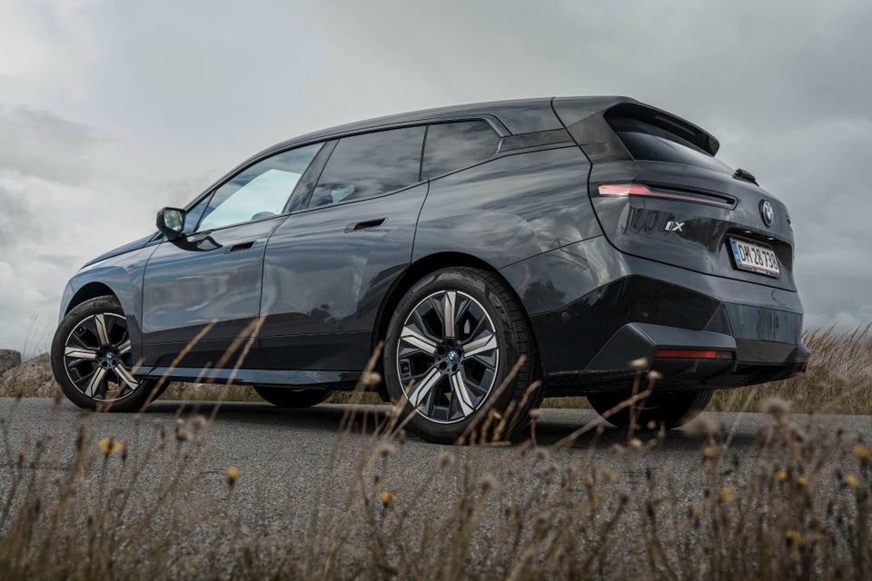 BMW iX xDrive40 Fully Charged Sport 5d