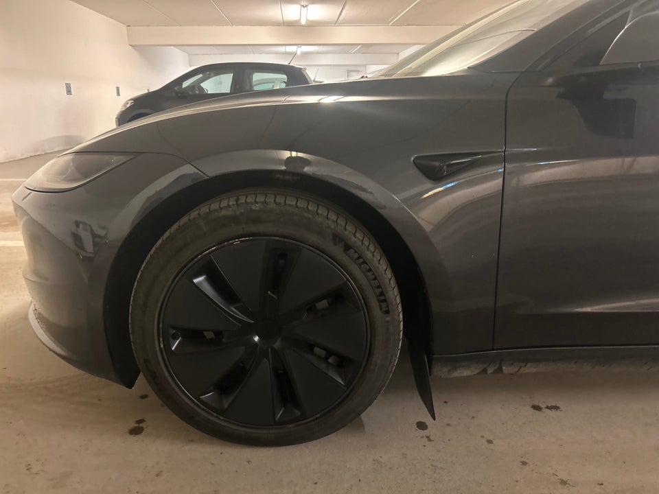 Tesla Model 3 RWD 4d
