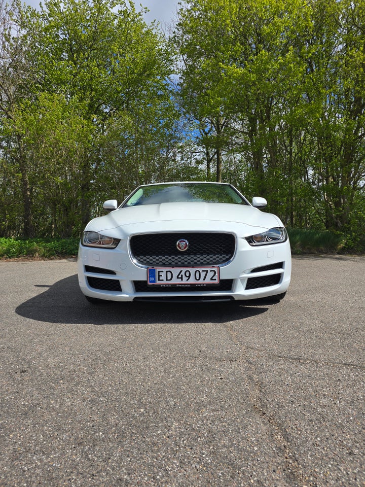 Jaguar XE 2,0 P200 Prestige aut. 4d